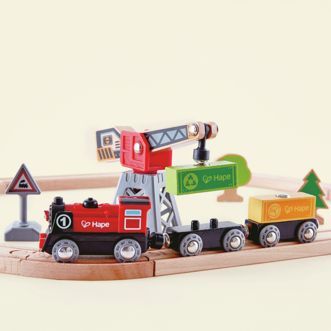 Pista con locomotiva a batteria e gru Pista con locomotiva a batteria e gru