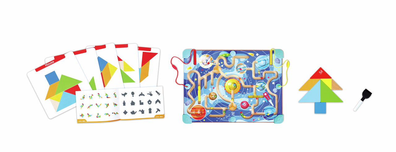 Labirinto spaziale e tavola Tangram Labirinto spaziale e tavola Tangram