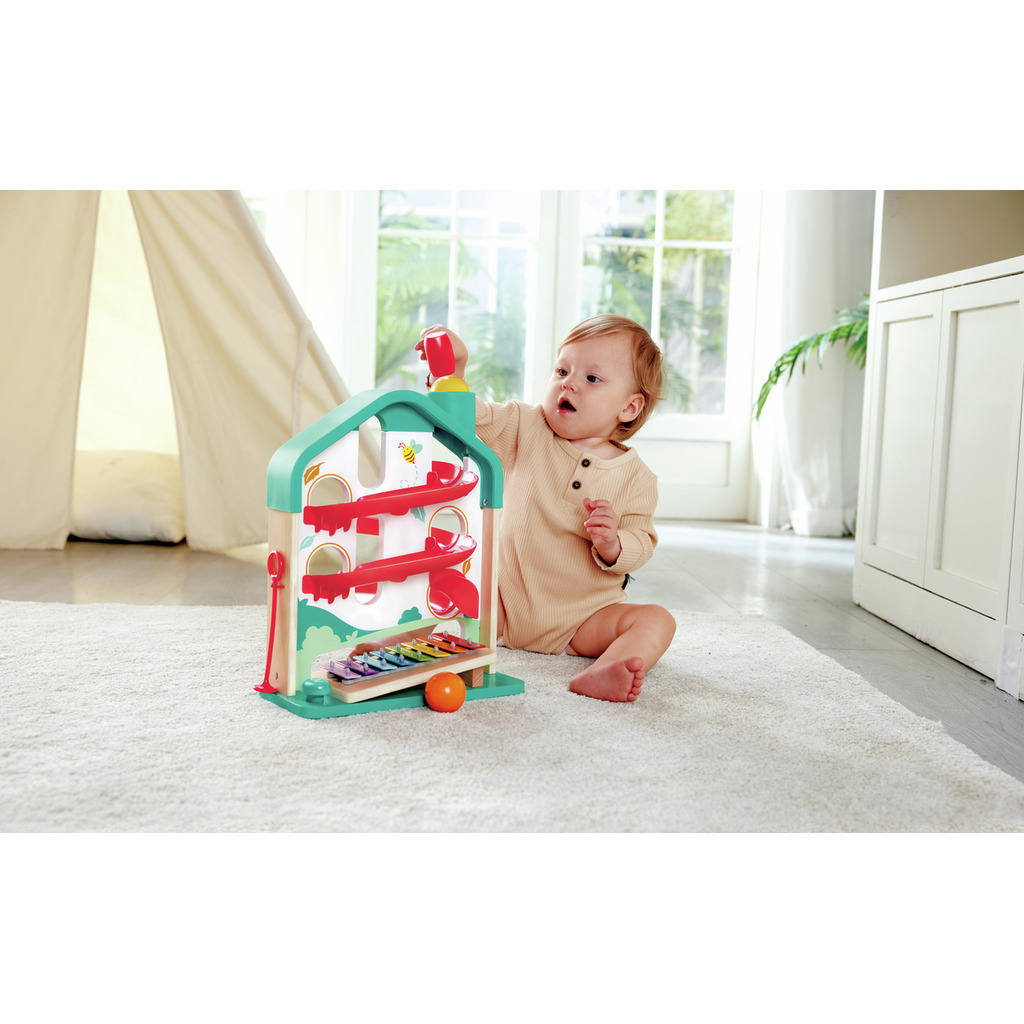 Pista in discesa e xilofono Pista in discesa e xilofono