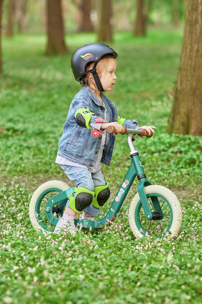 Elmetto nero Elmetto nero