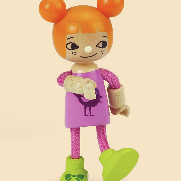 Bambola di legno Figlia piccola Bambola di legno Figlia piccola