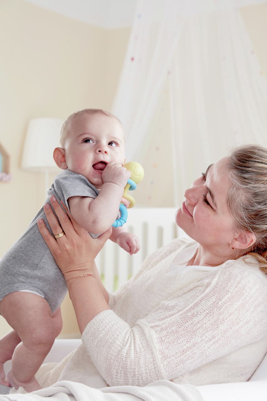 Massaggiagengive sonoro a forma di anello Massaggiagengive sonoro a forma di anello