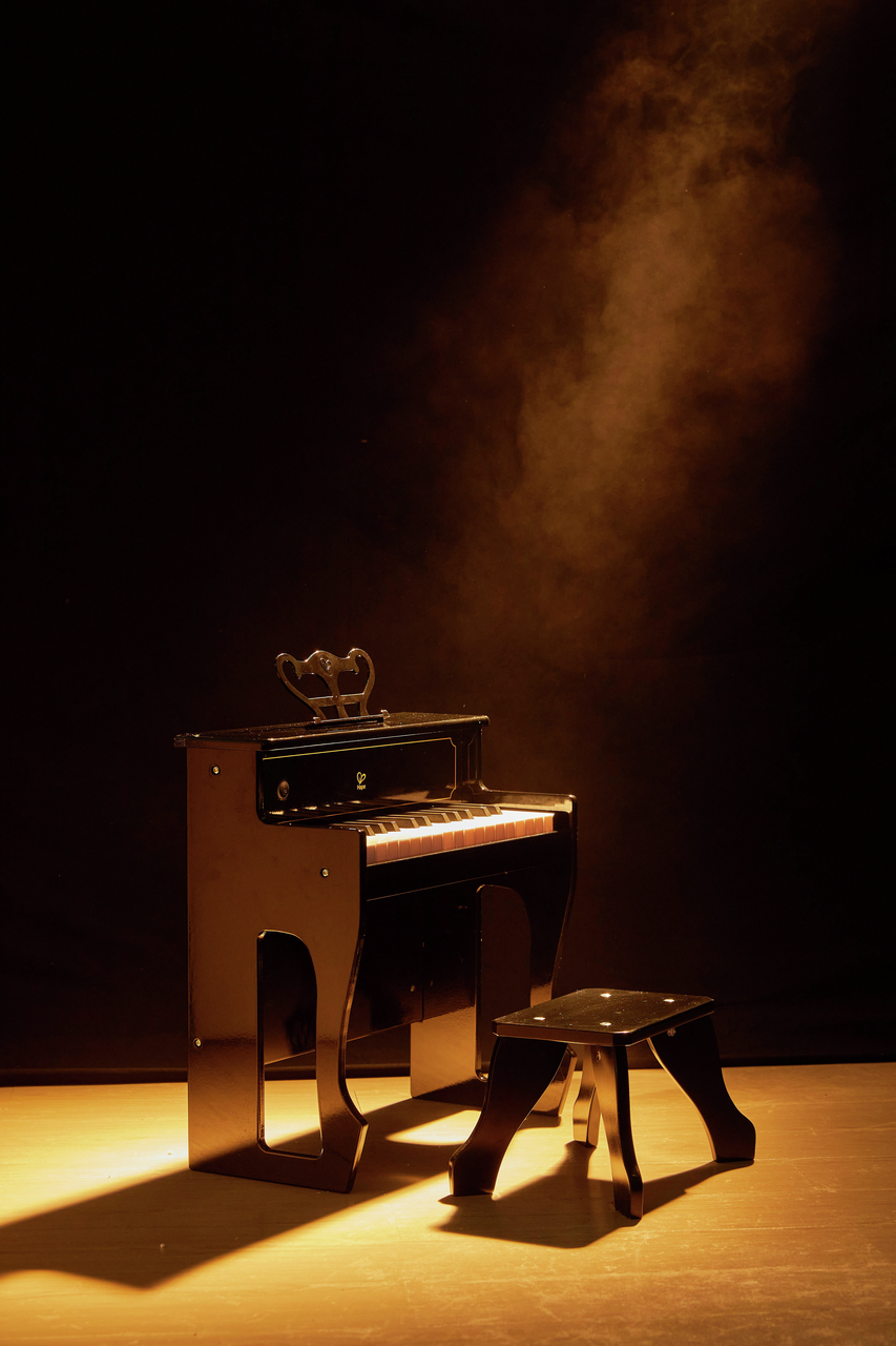 Pianoforte musicale dal suono dinamico Pianoforte musicale dal suono dinamico